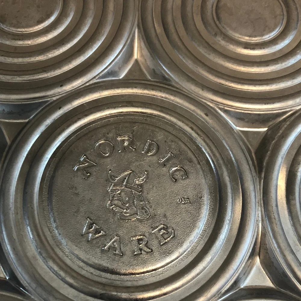 Nordic Ware (7) 3” Snowflake Pancakes on 10.5” Griddle Please Read